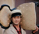 В Астрахань не доехали более 300 стульев неизвестного производства