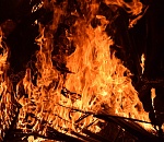 Баня сгорела в Астраханской области, спасли четыре человека