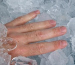 В Астраханской области рыбак нашел тело женщины, вмерзшей в лед