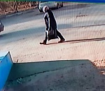 Полиция продолжает искать "соцработника", который напал на астраханку