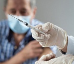 Медики обеспокоены нежеланием пожилых астраханцев прививаться от коронавируса