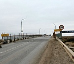 Астраханский подрядчик заплатит миллионы за срыв сроков ремонта моста через реку Белый Ильмень
