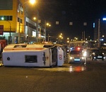 В районе вокзала перевернулась машина скорой помощи