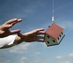 В Астрахани гендиректор строительной фирмы оставил 140 человек без денег и квартир 