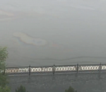 Волга на Центральной набережной опять стала "радужной"