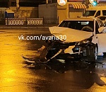 Серьезное ДТП в Астрахани: иномарка чуть не влетела в ночной клуб