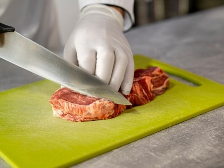 Котлеты – отдельно: Россия установила рекорд по потреблению мяса, но реальное производство сократилось
