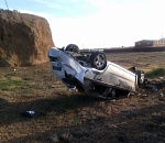 Под Астраханью опрокинулся автомобиль: водитель госпитализирован