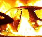 В Астрахани ранним утром вспыхнул автомобиль