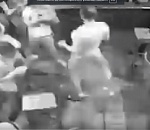 В Астрахани полиция проверяет сообщение о массовых разборках в кафе. Видео