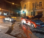 В Астрахани в ночном ДТП на перекрёстке пострадали два водителя