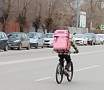 Мигрантам в Астраханской области продлят запрет на работу водителями и курьерами