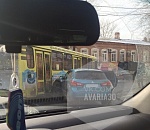 В Астрахани иномарка и автобус не поделили дорогу