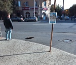 В Астрахани мужчина упал в люк