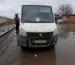В Астрахани водитель маршрутки высадил пассажирку с сотрясением