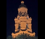 Часы на башне Астраханского кремля немножко приболели