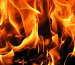 В Астрахани подожгли два автомобиля