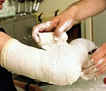 Пьяный астраханец сломал полицейскому руку