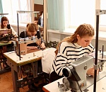 Астраханские студенты шьют тактические носилки для военнослужащих