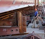 Астраханская судоверфь «Лотос» спустила на воду понтон 