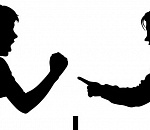 Астраханец, надстраивая гараж, срезал крышу соседского дома