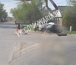 Серьезная авария в Астрахани: автомобили едва не влетели в дом
