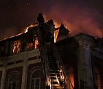 Причиной пожара в центре Астрахани мог стать поджог. Что известно о трагедии на сегодня