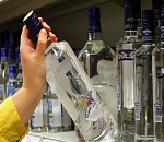 Пьяный подросток в Астрахани сдал продавца-рецидивиста