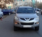 В Астрахани внедорожник сбил на зебре первоклассника