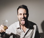 Астраханец вышел с кулаками против трех сотрудников полиции