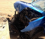 В Астраханской области автомобиль врезался в опору моста