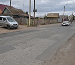 В Астрахани фирма, положившая асфальт в дождь, переложит его за свой счет