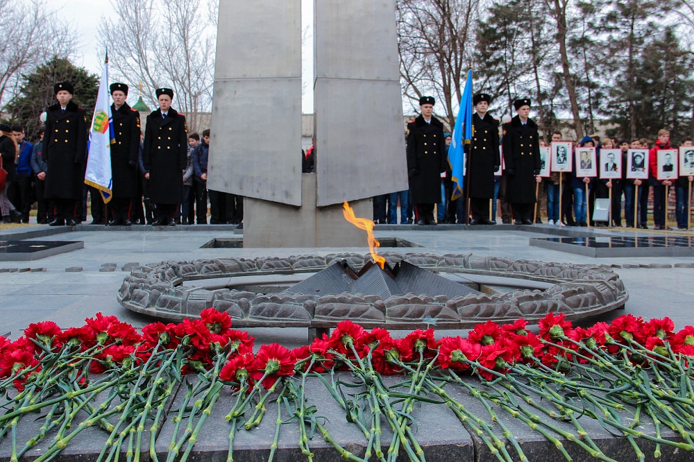 В Астрахани на патриотическом митинге открыли Вахту памяти