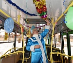 Астраханские троллейбусы украсили к Новому году