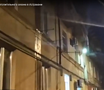 Несчастливый дом: По стене астраханской пятиэтажки хлынул поток горячей воды 