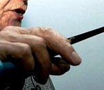 На праздновании своего дня рождения 69-летняя астраханка зарезала мужа