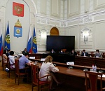 К 1-му сентября всех астраханских учителей проверят на наличие антител к коронавирусу