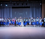 Председатель думы Астраханской области вручил медали выпускникам камызякских школ 