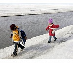 В Астрахани очевидцы спасли ребенка