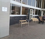 Тактильные стенды и места для отдыха маломобильных граждан оборудованы на железнодорожном вокзале Астрахани