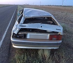 Астраханец без навыков вождения отправил машину в кювет