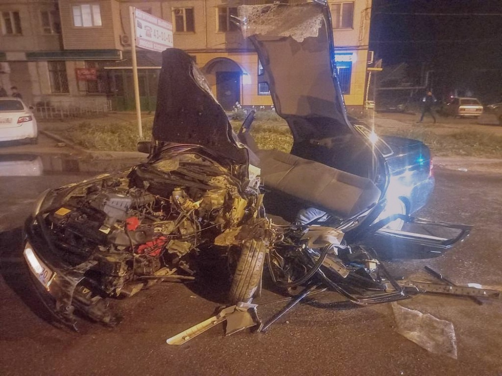 Шесть астраханцев пострадали в жутком ДТП на улице Безжонова