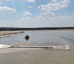 Волга обмелела настолько, что Астрахань может остаться без паромных переправ