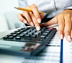 Бухгалтер астраханской школы подделала справку о своих доходах, чтобы сын получал стипендию