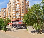 На центральной улице Астрахани снесут зеленые насаждения