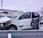 В Астраханской области легковушка столкнулась со снегоуборочной техникой