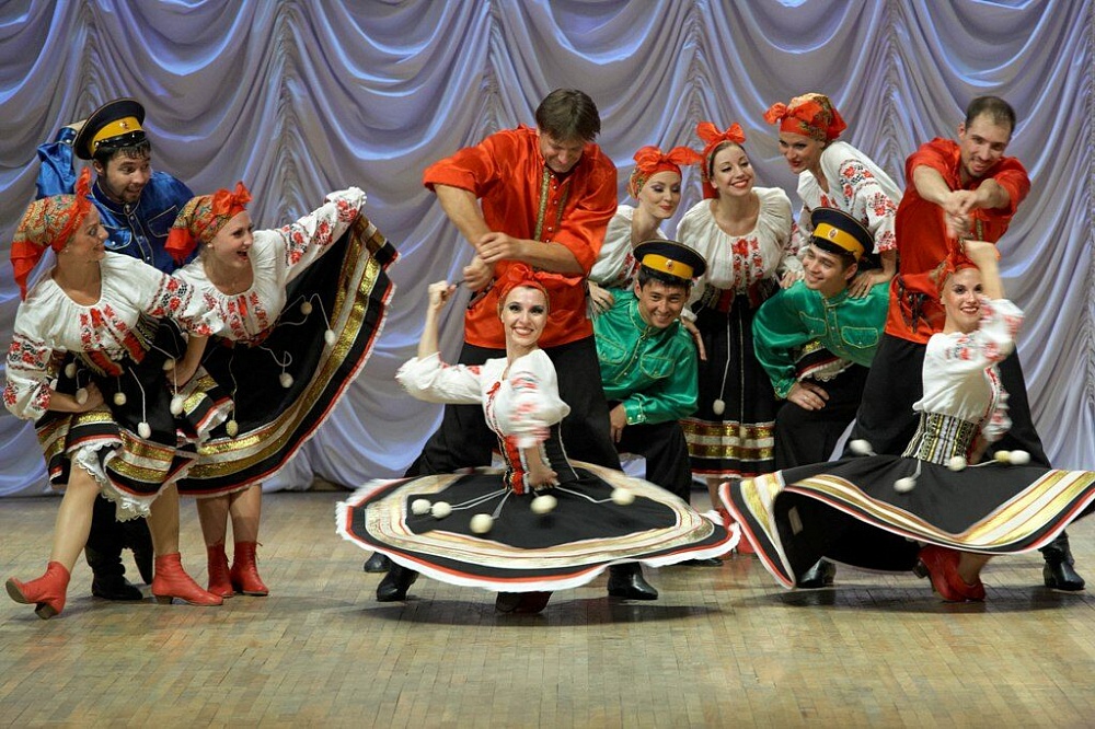 Стартовали внутренние гастроли профессиональных творческих коллективов в Астраханской области