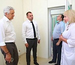 Леонид Огуль проинспектировал объекты капитального ремонта лечебных учреждений 