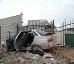 В Астрахани автомобиль врезался в забор: пострадали два человека