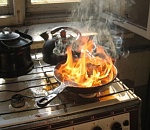 Горе-повар. В Астрахани из девятиэтажки эвакуированы 11 человек